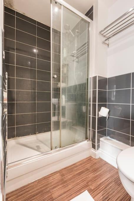 En-Suit Room With Free Dedicated Parking Mánchester Exterior foto