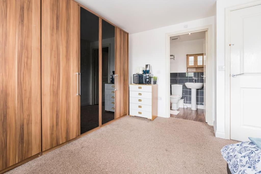 En-Suit Room With Free Dedicated Parking Mánchester Exterior foto