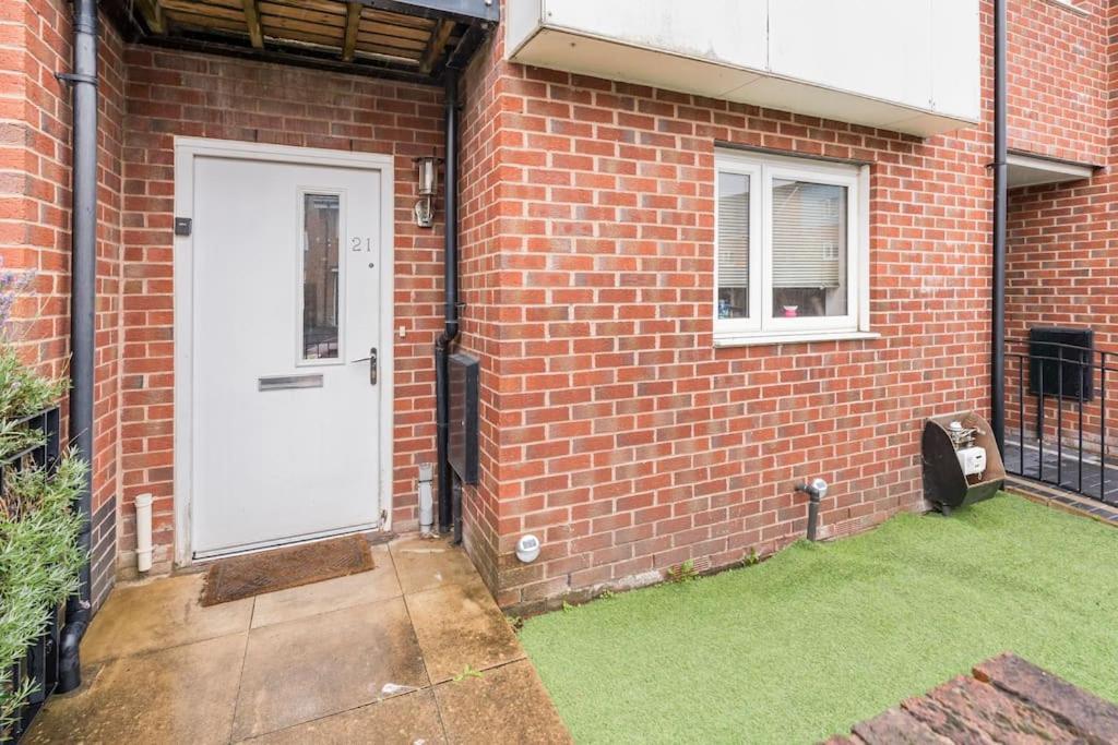 En-Suit Room With Free Dedicated Parking Mánchester Exterior foto